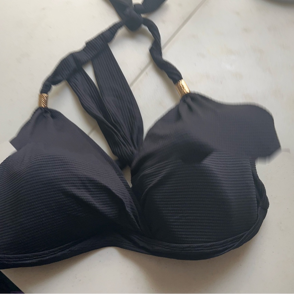 Jaclyn Smith Black Bikini top with Textured Fabric and Molded Cups